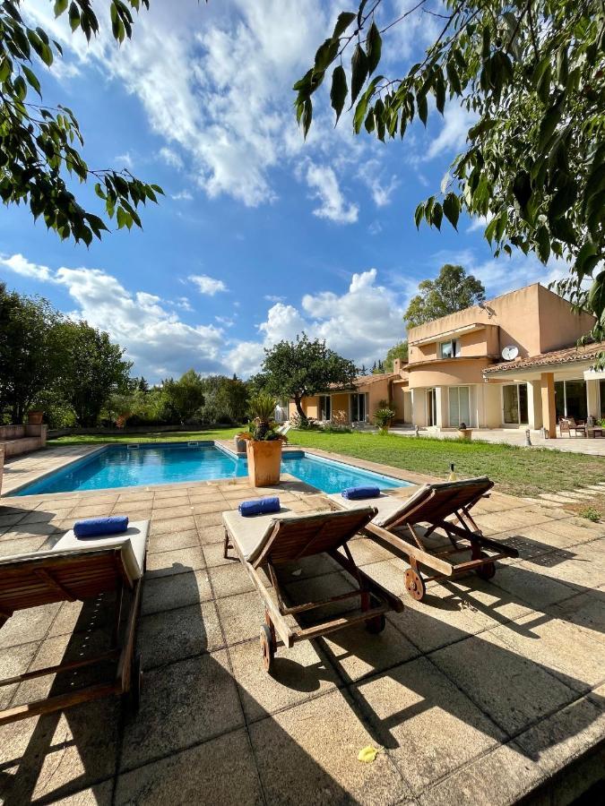 Confortable Chalet Con Piscina Буньола Екстериор снимка