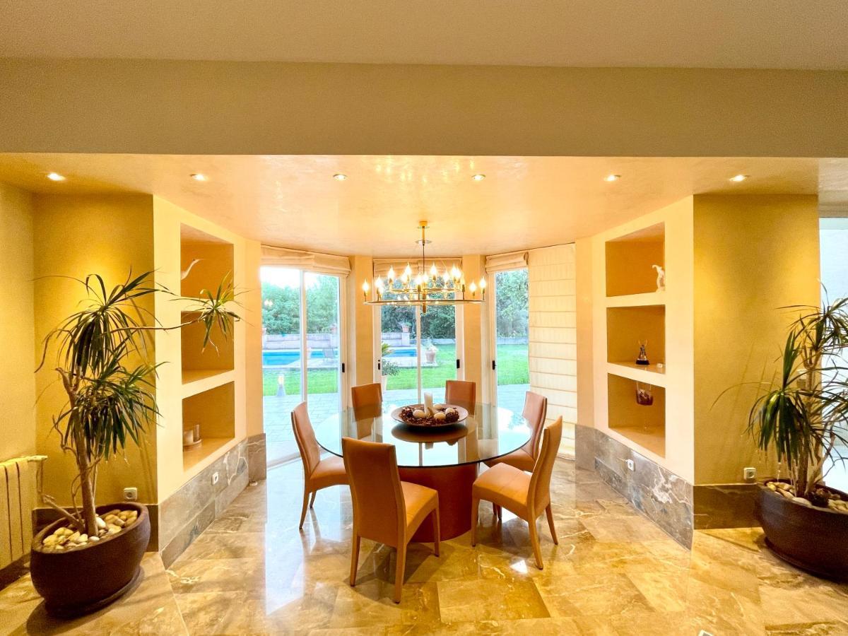 Confortable Chalet Con Piscina Буньола Екстериор снимка